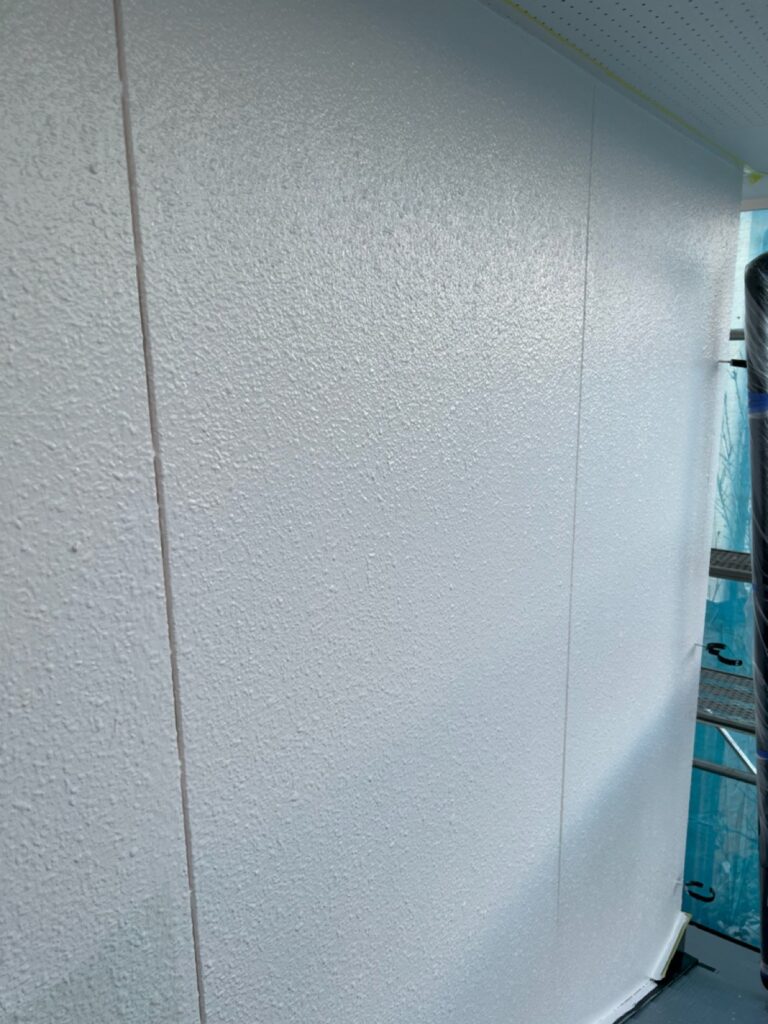 外壁中塗り完了（２F）