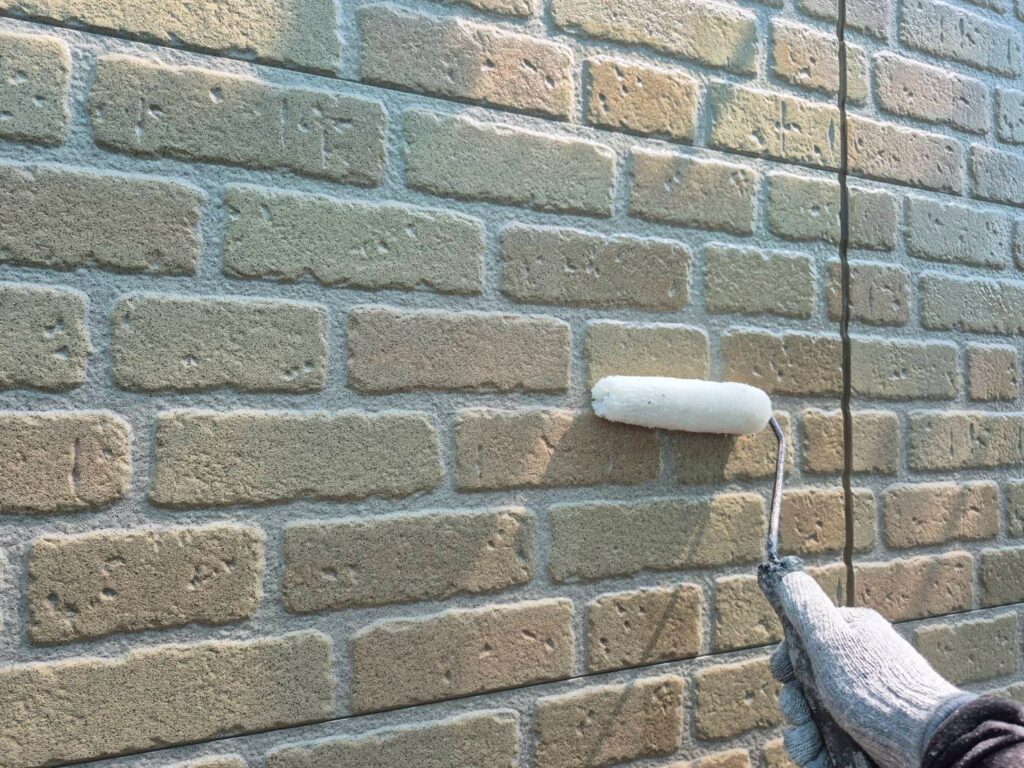 外壁クリヤー下塗り<br />
