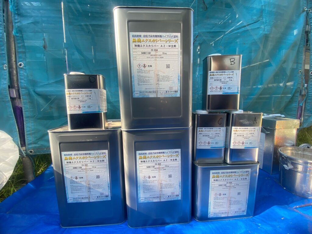 使用材料<br />
→外壁上塗り材料<br />
（超低汚染、水性2液無機塗料）