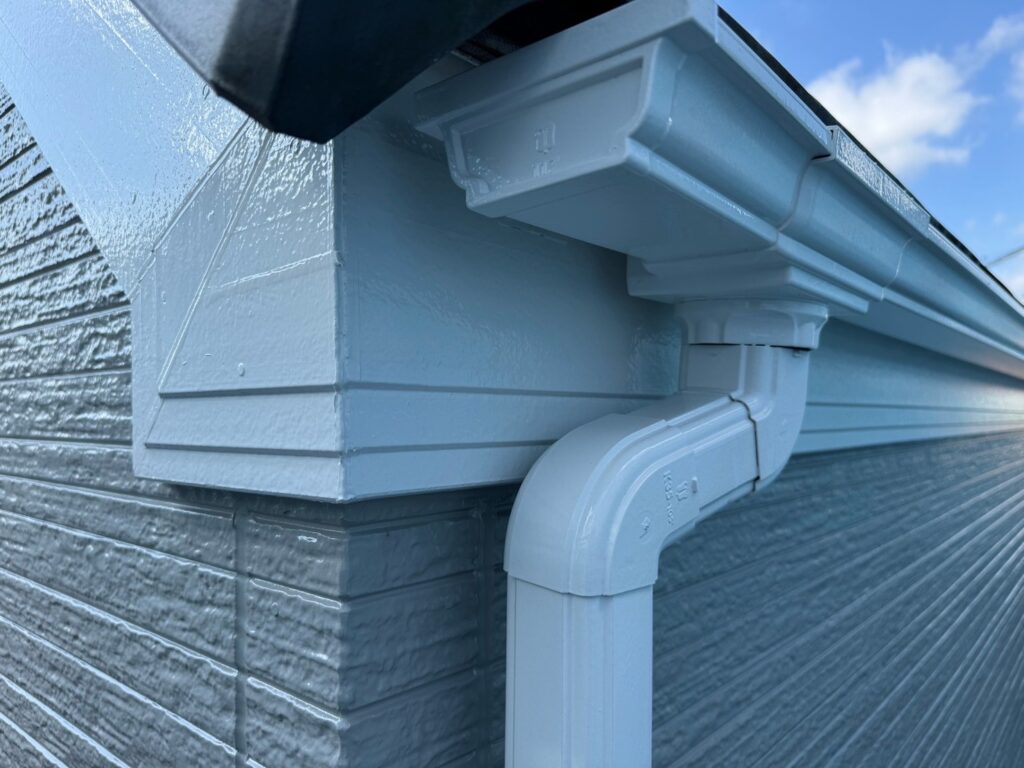 施工完了：雨どい・破風板