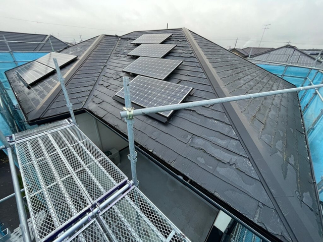 パミール屋根はカバー工法や葺き替えで施工すべき？施工事例も紹介