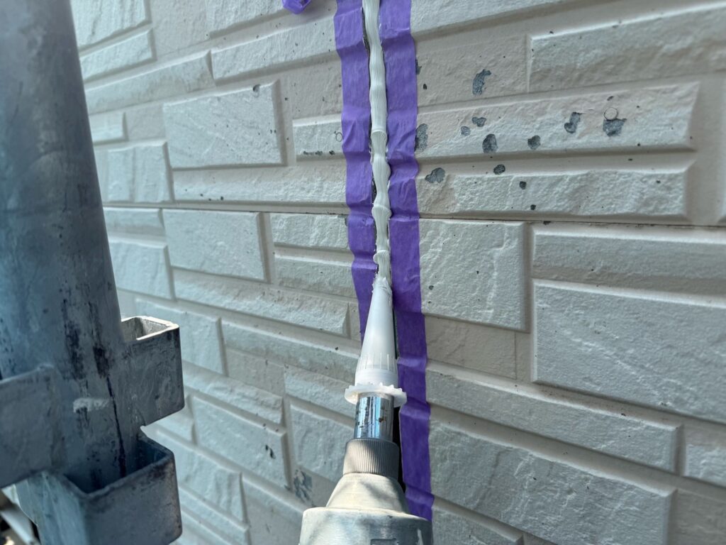 目地・サッシ廻り：コーキング打ち込み