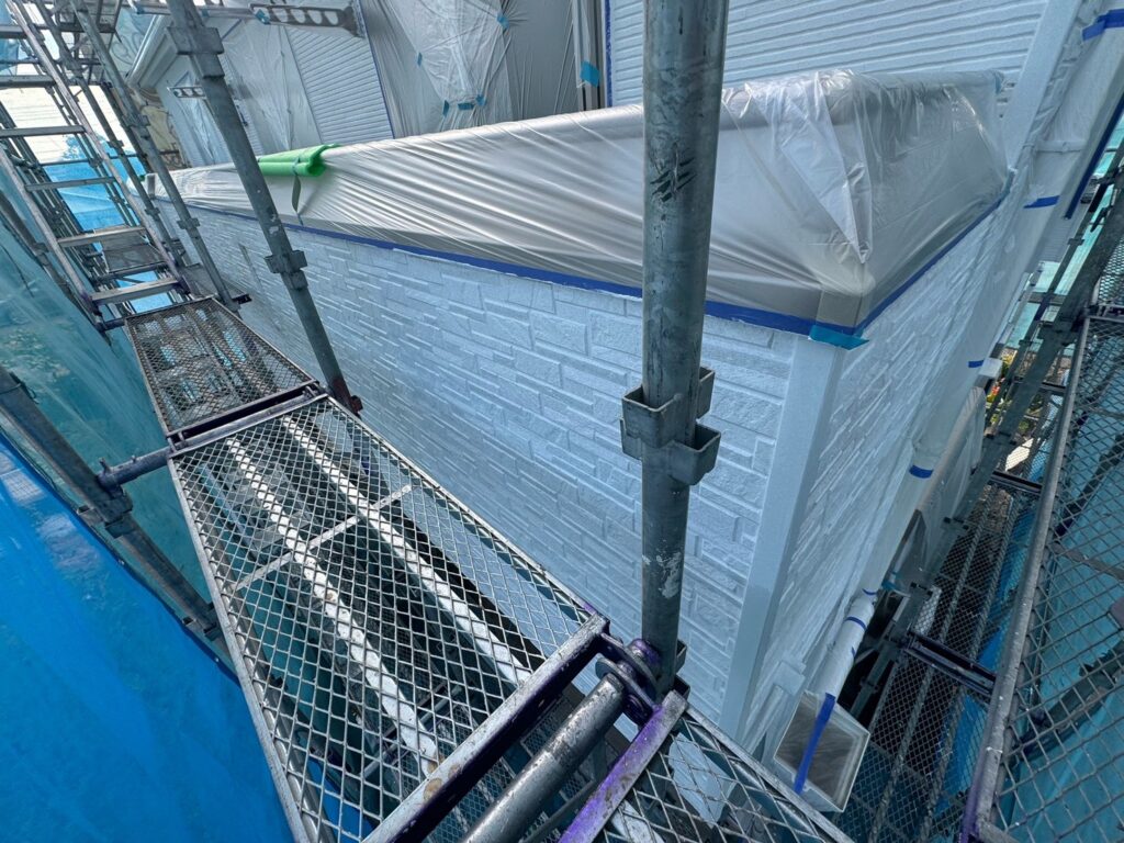 外壁下塗り（白色）<br />
※完了<br />
