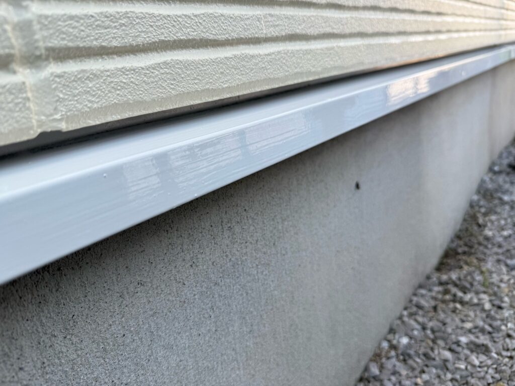 水きり上塗り<br />
（計３回塗り、完了）