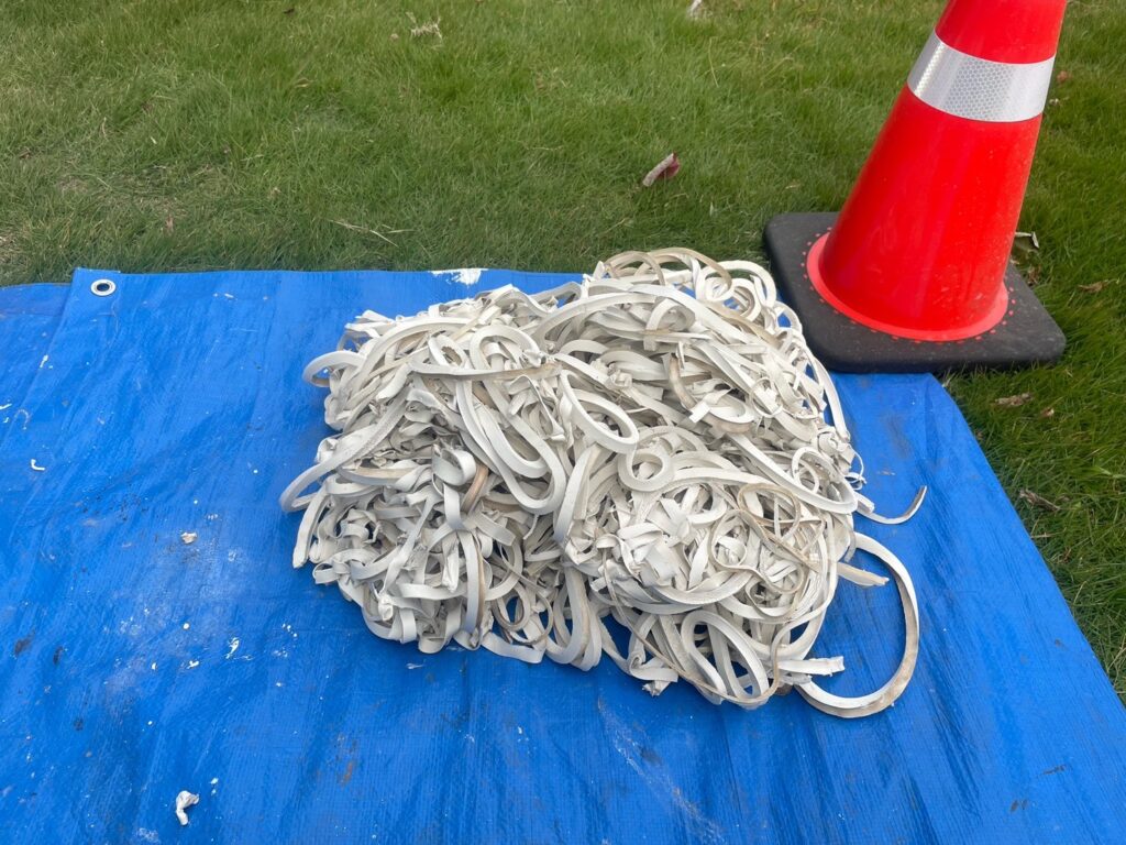 既存のコーキング撤去後<br />
