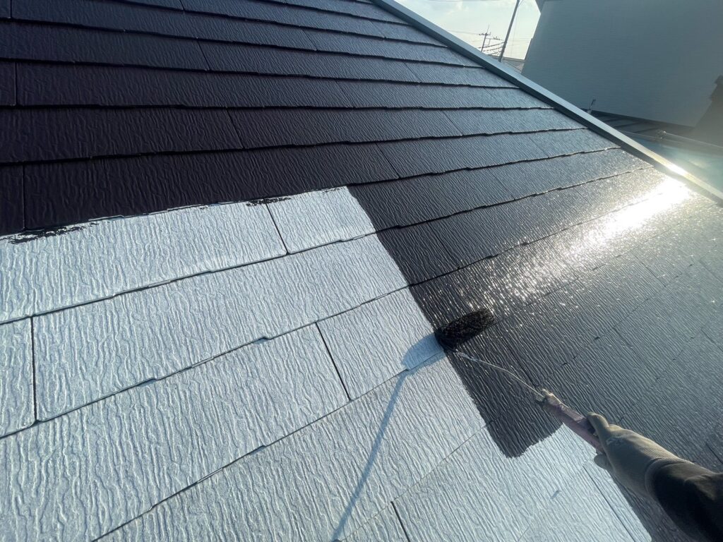 屋根中塗り<br />
（色：コーヒーブラウン）