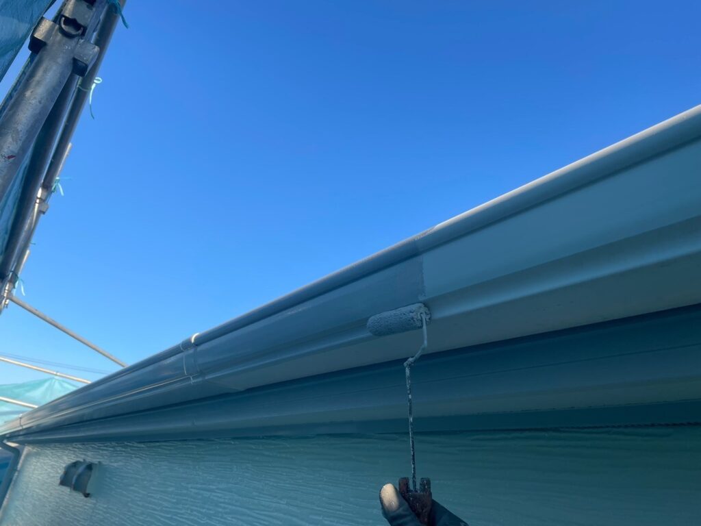 雨どい・鼻隠し中塗り<br />
