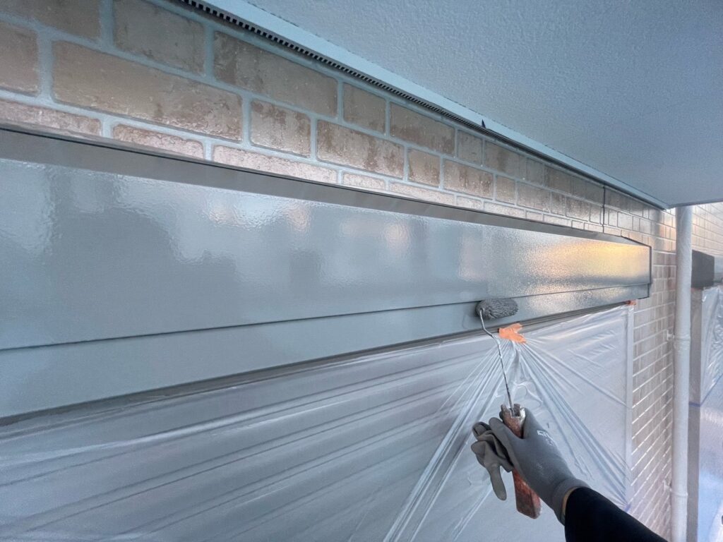 シャッターBOX上塗り