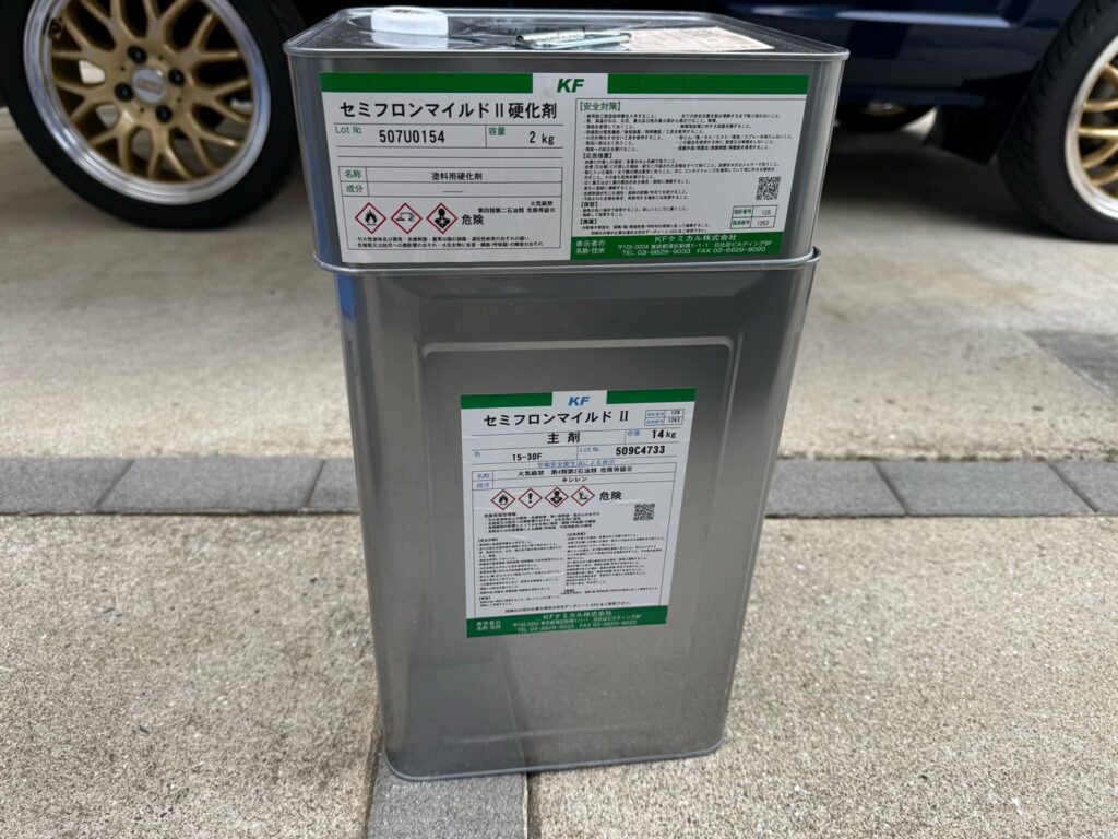 使用材料<br />
→外壁上塗り材料<br />
（油性2液4Fフッ素塗料）<br />
