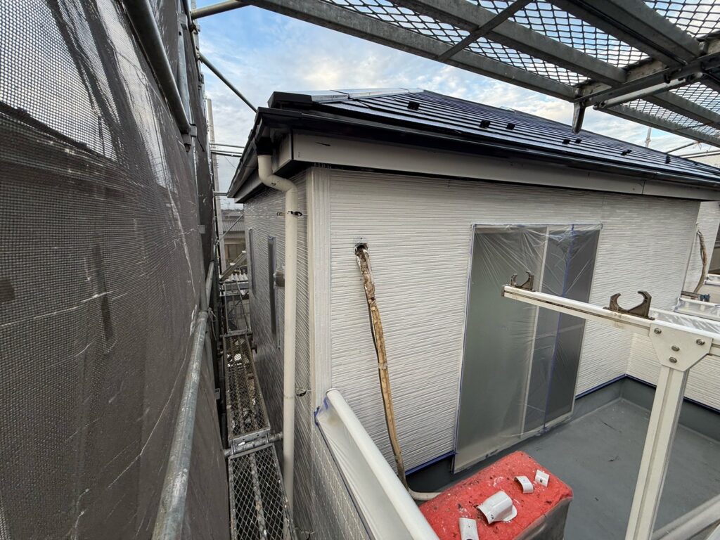 外壁下塗り（白色）<br />
※完了<br />
