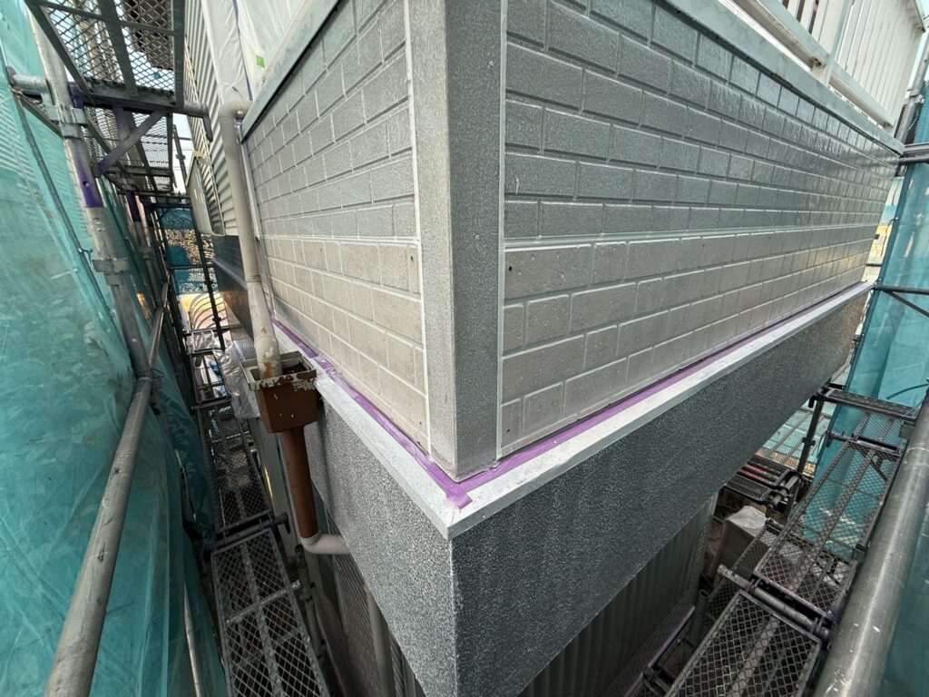 外壁下塗り（白色）<br />
※完了<br />
