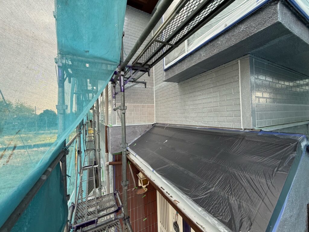 外壁下塗り（白色）<br />
※完了