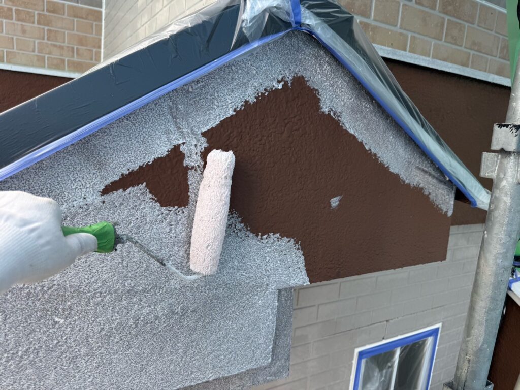 破風板下塗り<br />
