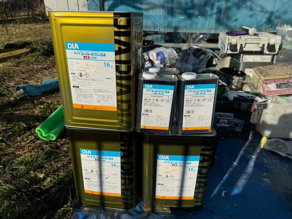 使用材料<br />
→外壁上塗り<br />
（水性2液最上級無機塗料）