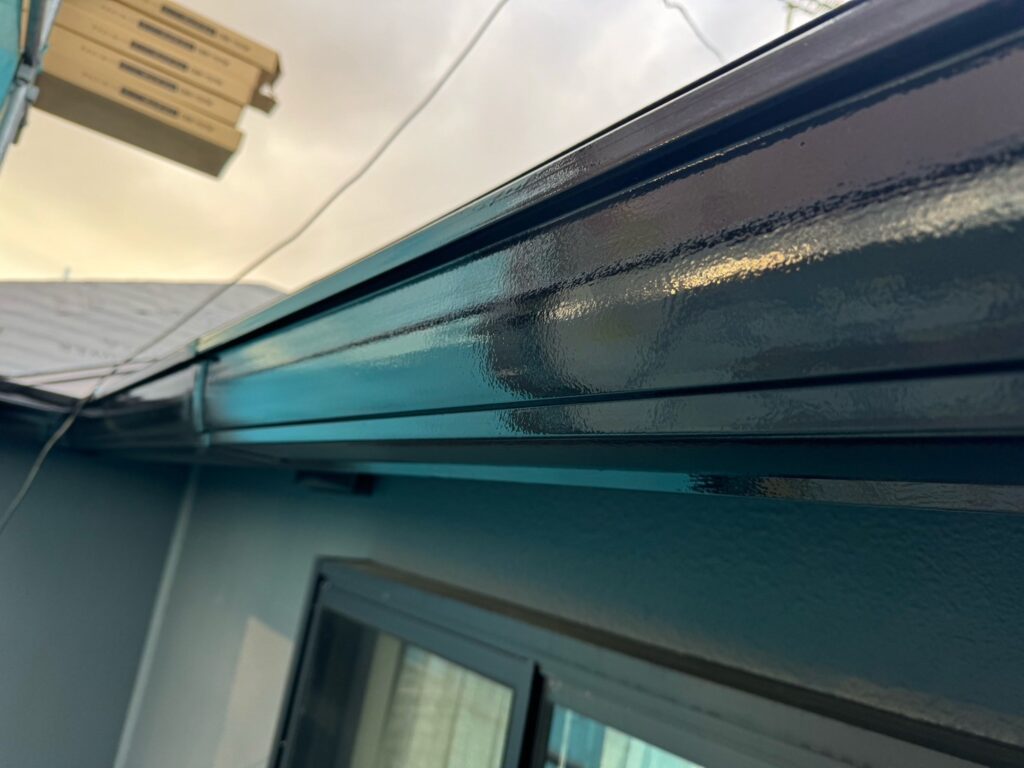 雨どい・鼻隠し上塗り（完了）