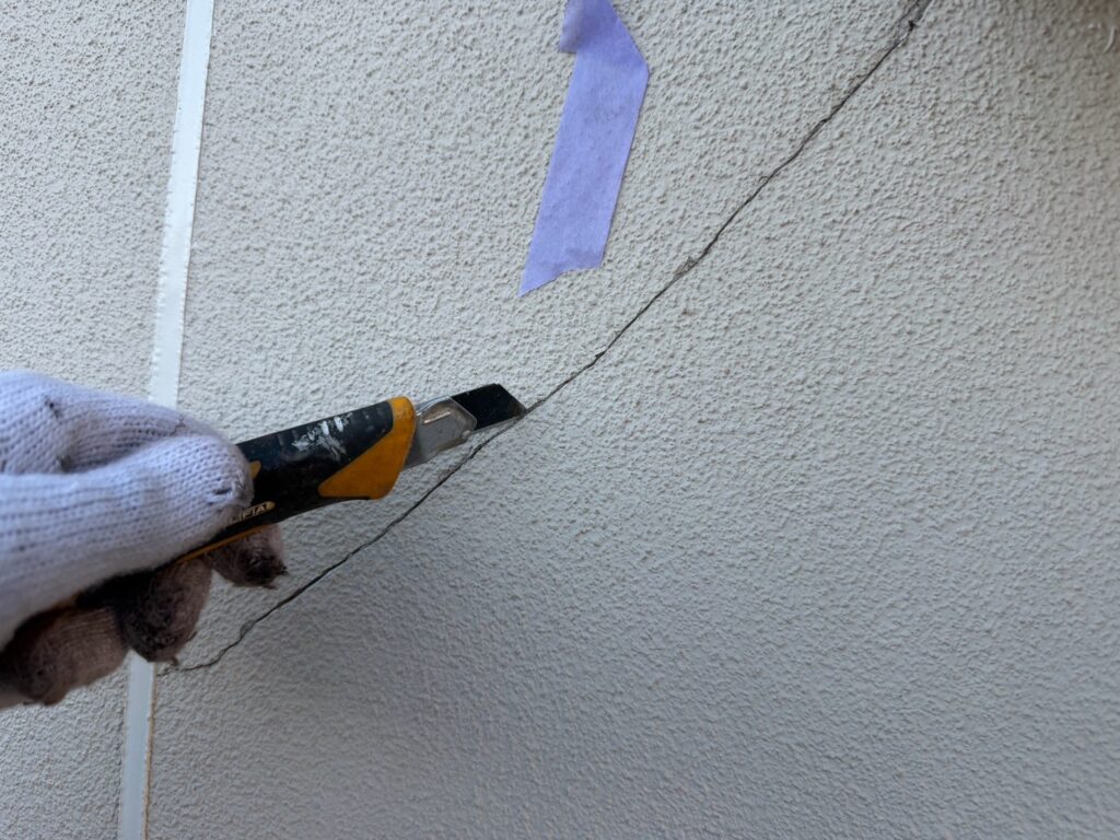 外壁ひび割れ補修