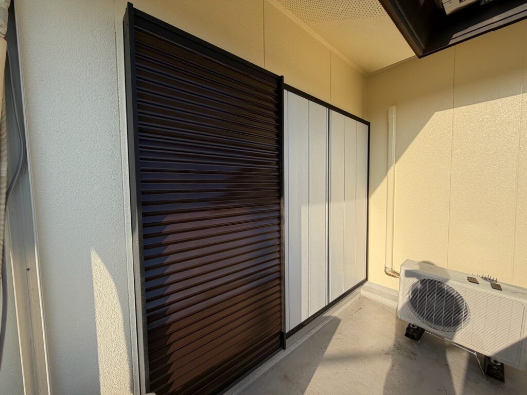 雨戸上塗り<br />
※完了