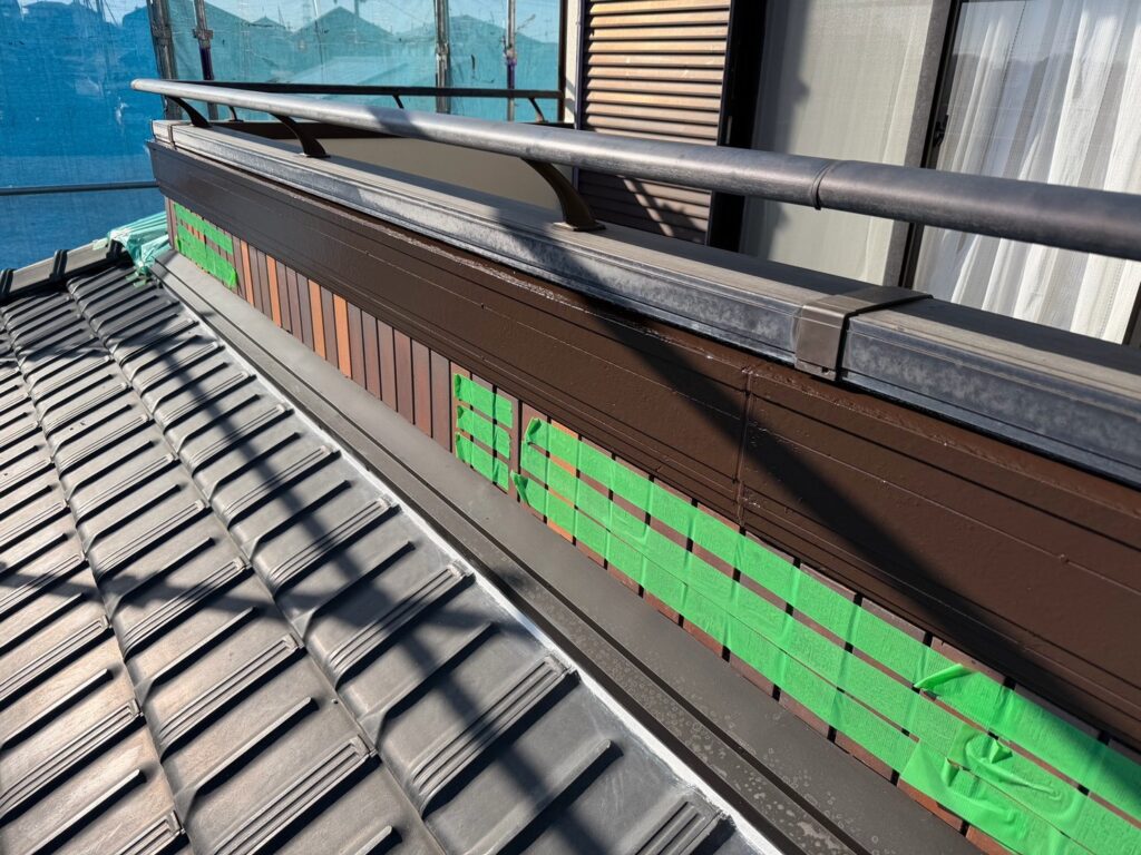 幕板上塗り<br />
（計３回塗り、完了）