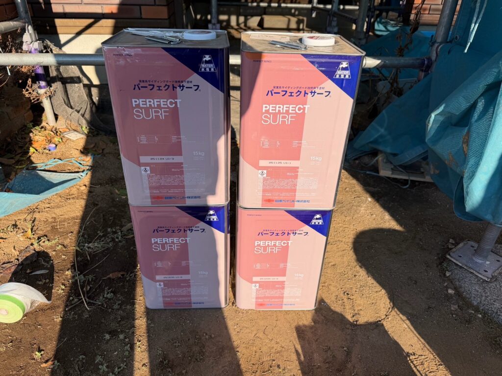 使用材料<br />
→外壁下塗り材料<br />
表面の細かいひび割れを埋めてくれる下塗り材料です。