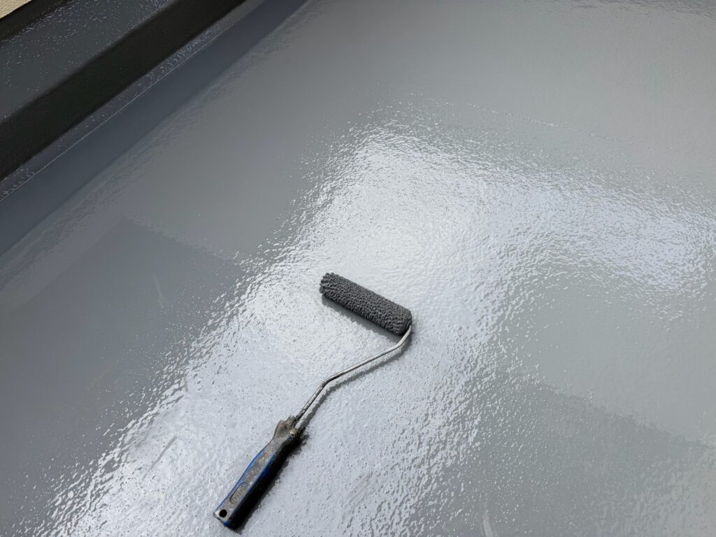 ベランダ（FRP）：トップコート２回目