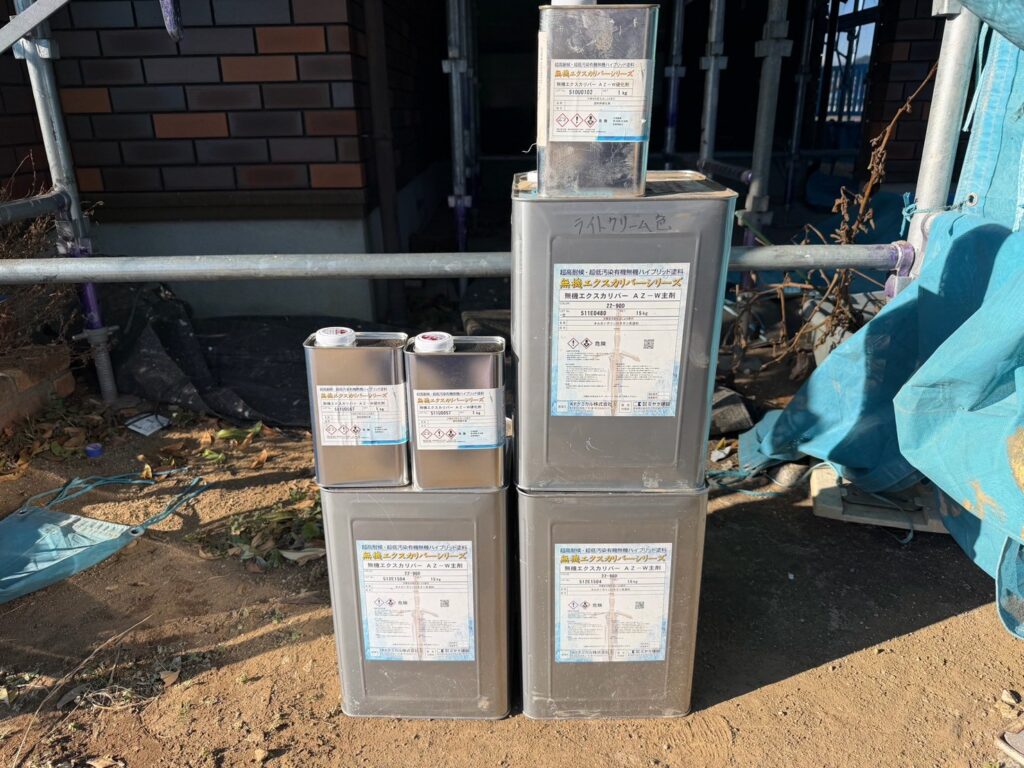 使用材料<br />
→外壁上塗り材料<br />
（超低汚染、水性2液最上級無機塗料）