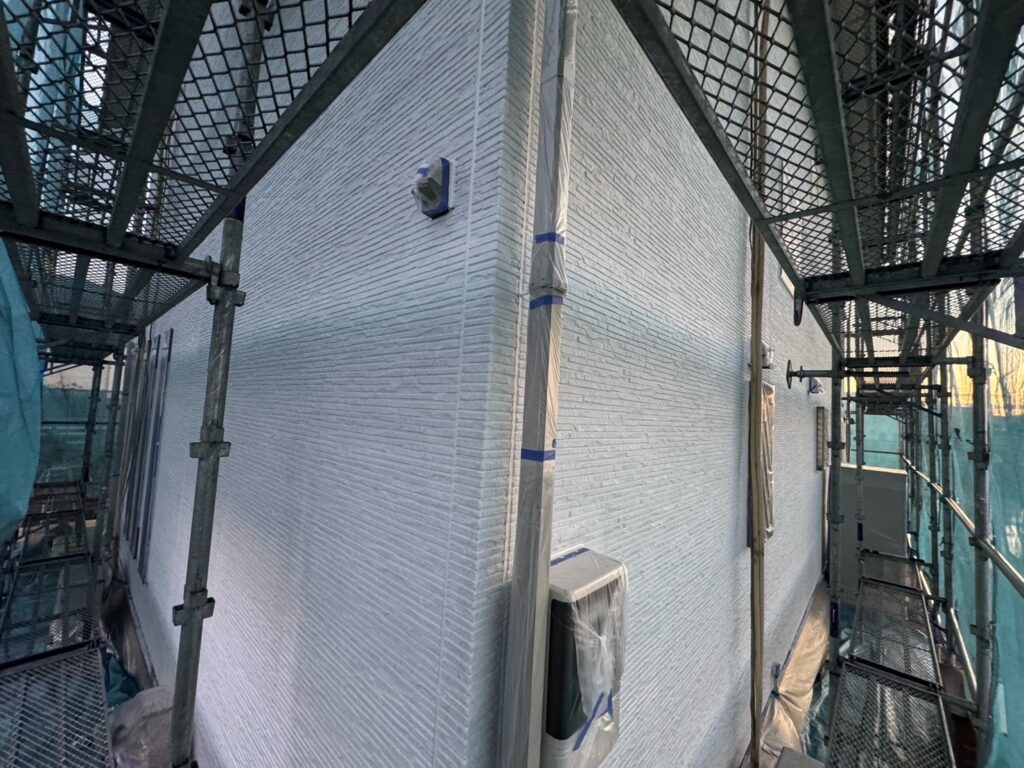 外壁下塗り2回目（白色）<br />
※完了<br />
