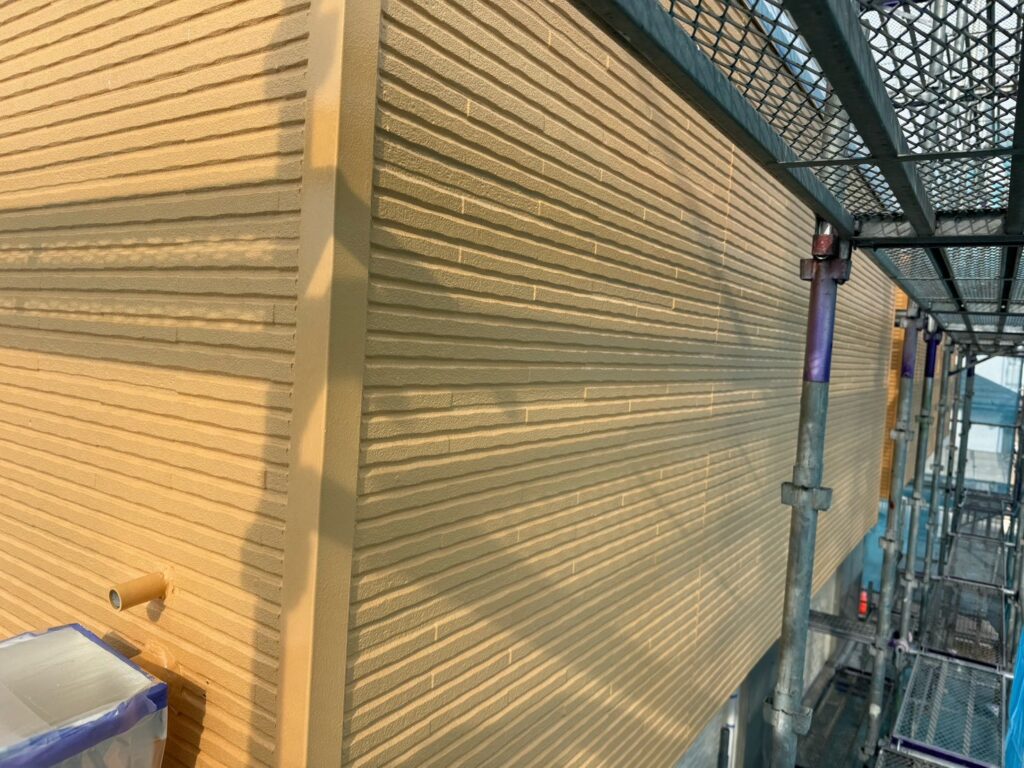 既存茶部：外壁中塗り（完了）<br />
（17‐70Ⅼ）<br />
