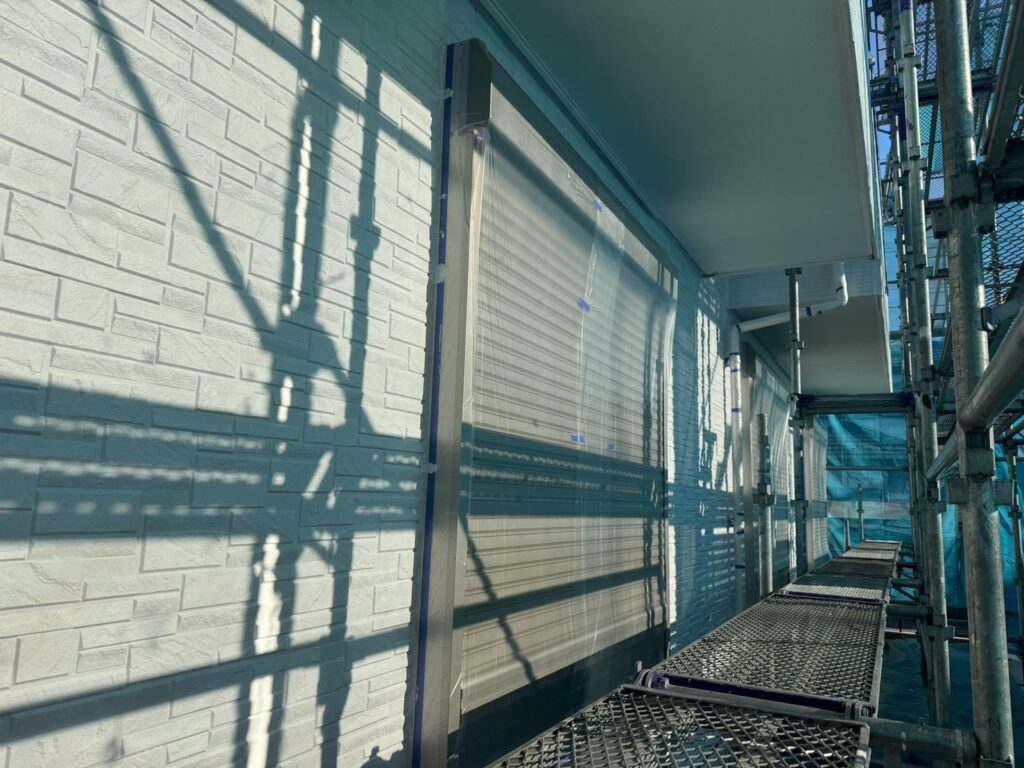 外壁下塗り（白色）<br />
※完了