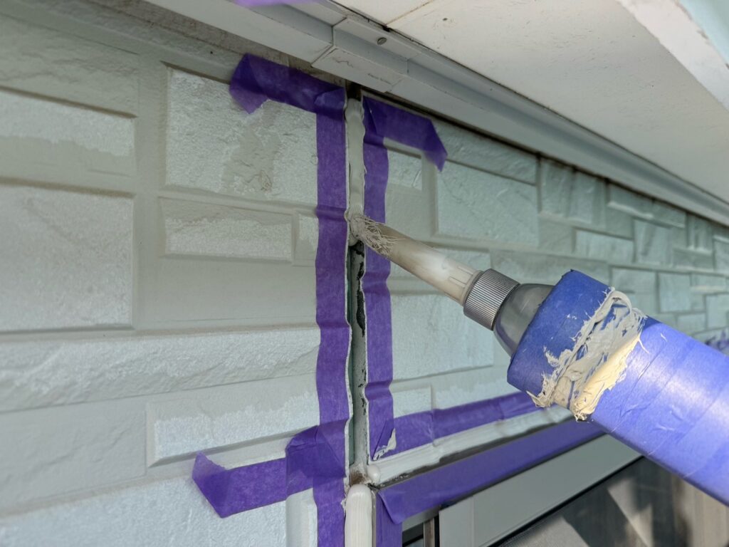 目地・サッシ廻り：コーキング打ち込み