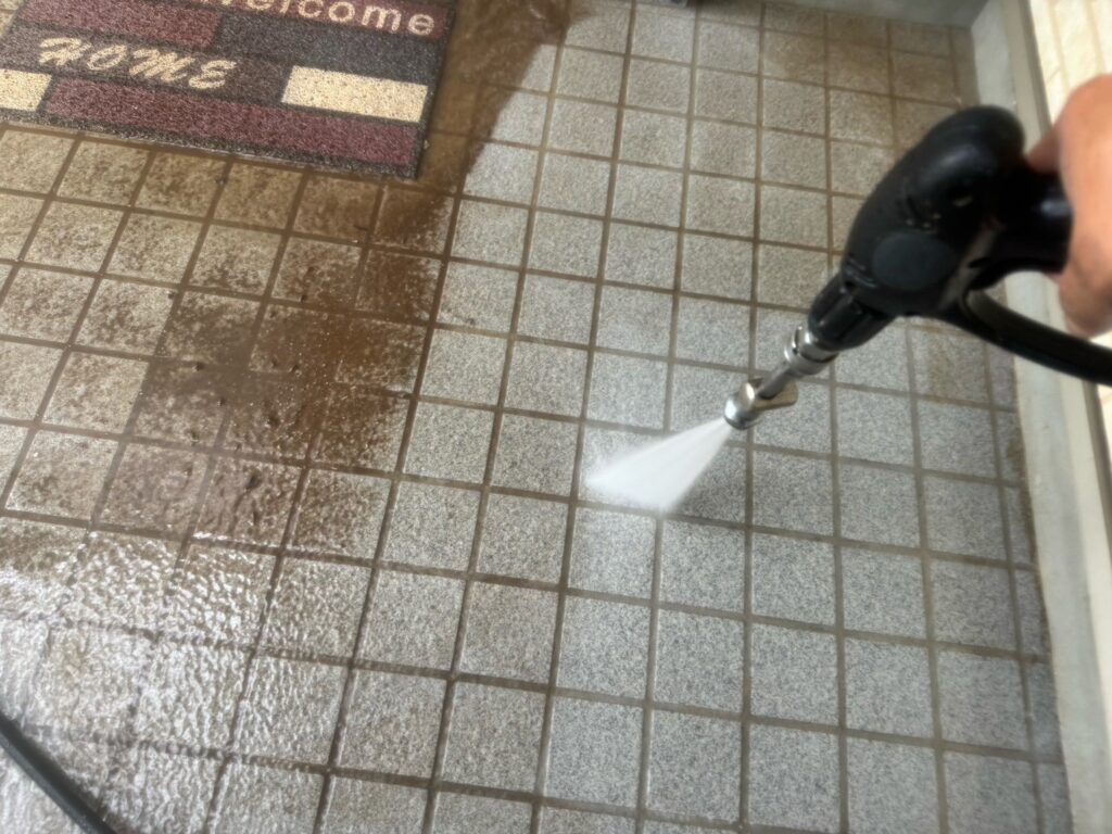 玄関タイル洗浄