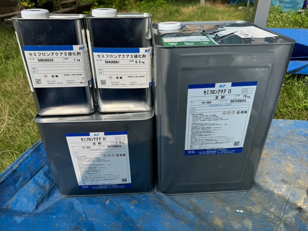 使用材料<br />
→外壁上塗り材料<br />
（水性2液４Fフッ素塗料）