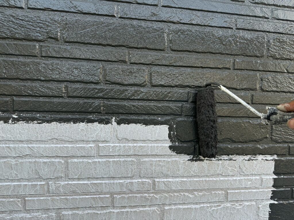 メイン色：外壁中塗り<br />
（19-30A、ウィザードコッパー色）