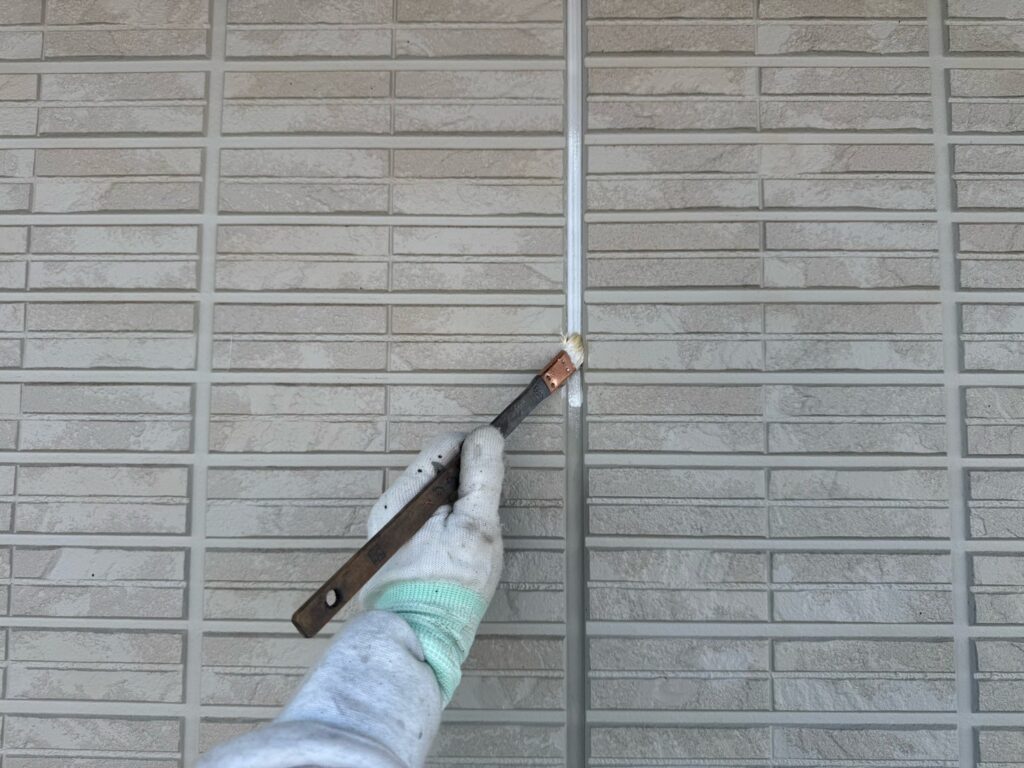 ガスケット部プライマー処理<br />
（べたつき防止の為）