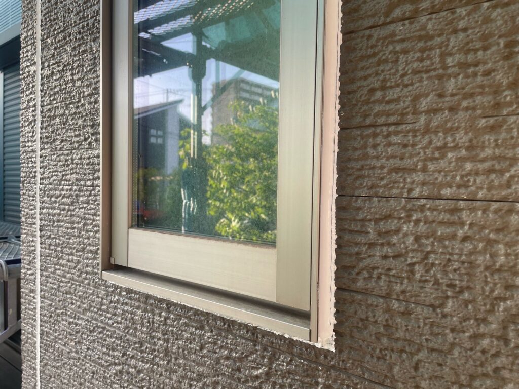 サッシ廻りコーキング（完了）