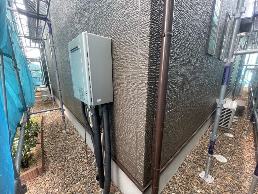 【外壁②】外壁上塗り<br />
（完了）<br />
（22-30B、アイアンバーグ色）