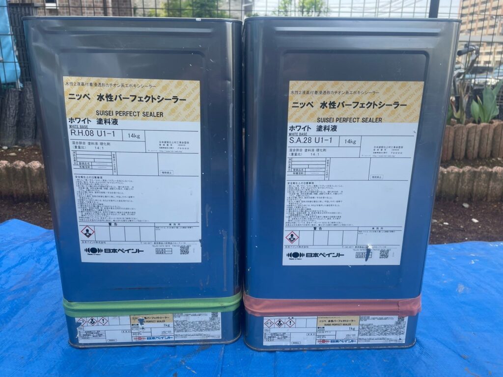 使用材料<br />
→外壁下塗り材料<br />
（水性2液難付着シーラーを使用しました。）