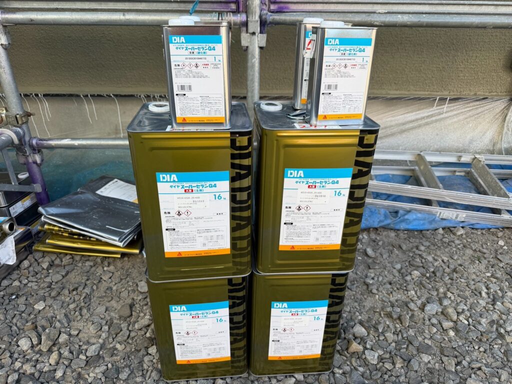 使用材料<br />
→外壁上塗り材料<br />
（超低汚染、水性2液無機塗料）
