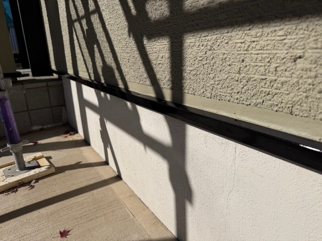 水きり上塗り<br />
（計３回塗り、完了）